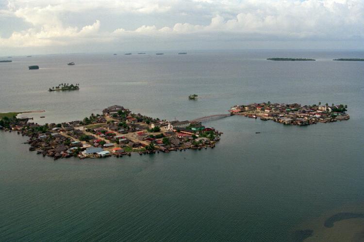 Aerial view of Poden Chico Island, San Blas, Panama