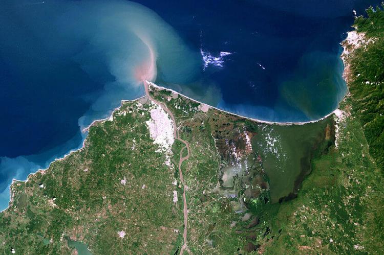 Landsat7 image of the Magdalena River delta, Colombia