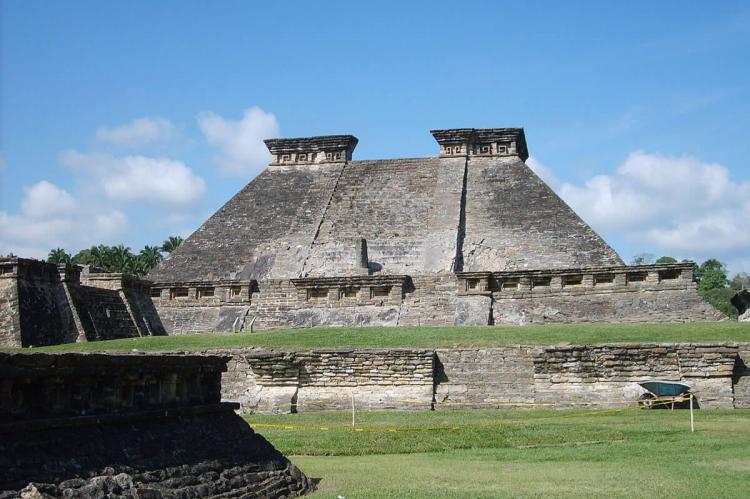 Temple at El Tajín (Mexico)