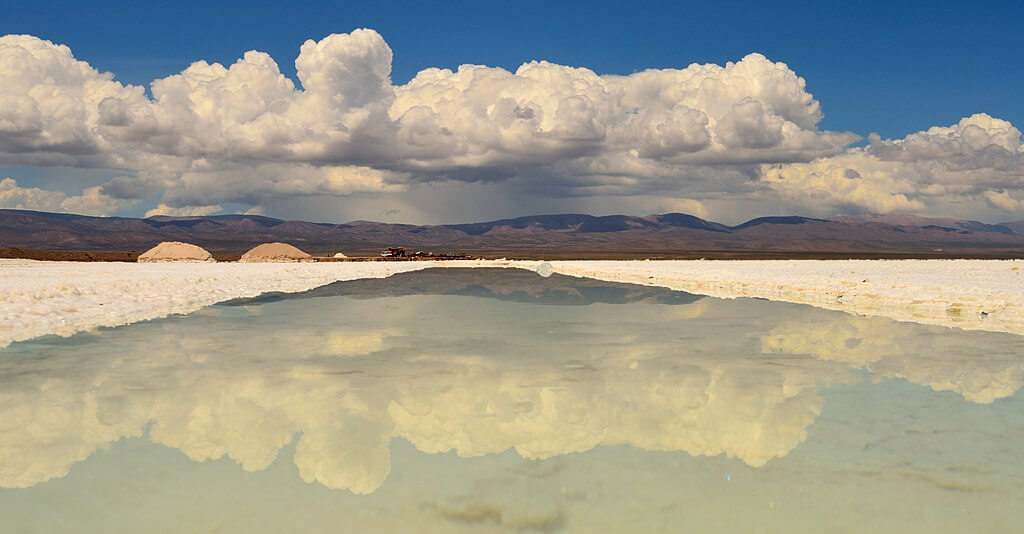 Salinas Grandes Argentina s White Desert LAC Geo