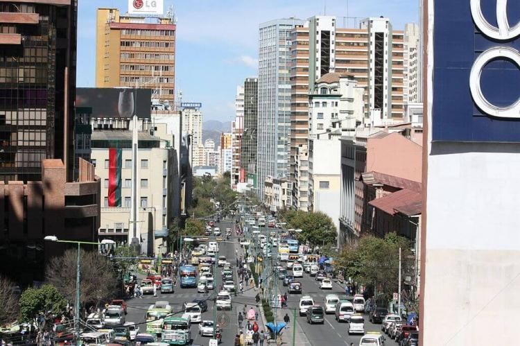 Avenida Mariscal Santa Cruz, La Paz, Bolivia