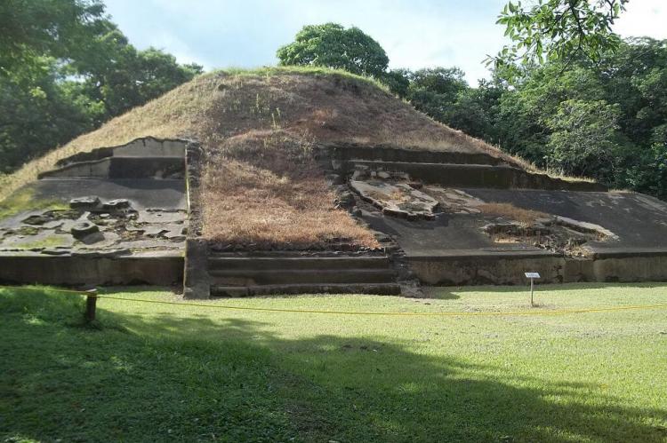 Casa Blanca Maya pyramid, El Salvador