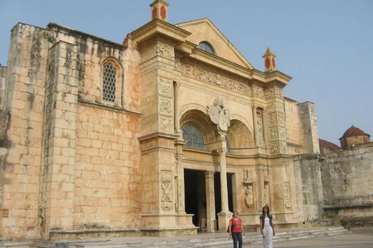 Basílica catedral de Santa María de la Encarnación (Basilica Cathedral of Santa Maria la Menor), Santo Domingo, Dominican Republic