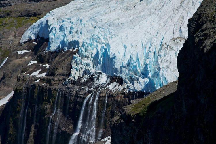 Casaño Overa glacier spills down over cliffs of Cerro Tronador, Argentina