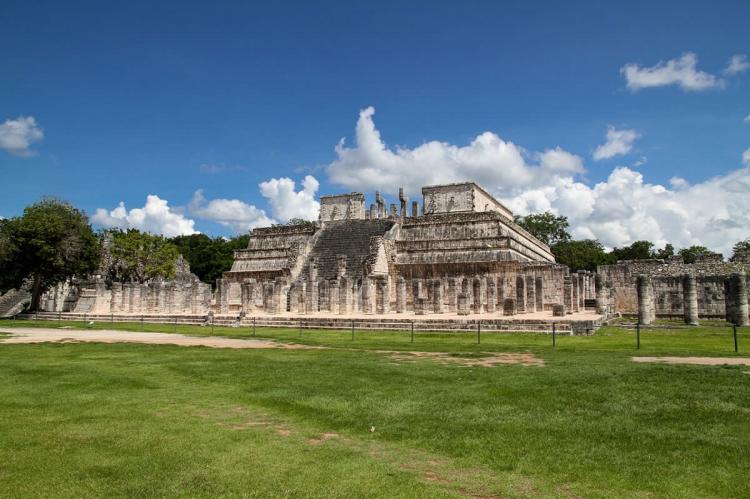 Templo de los Guerreros (Temple of the Warriors), Chichen-Itza, Mexico