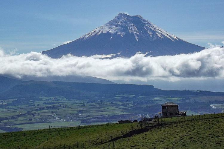 Cotopaxi, part of the group of volcanoes called Avenue of Volcanoes, Ecuador