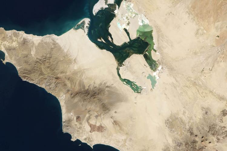 NASA Landsat 7 satellite image of western part of El Vizcaíno reserve including Lago (Laguna) Ojo de Liebre