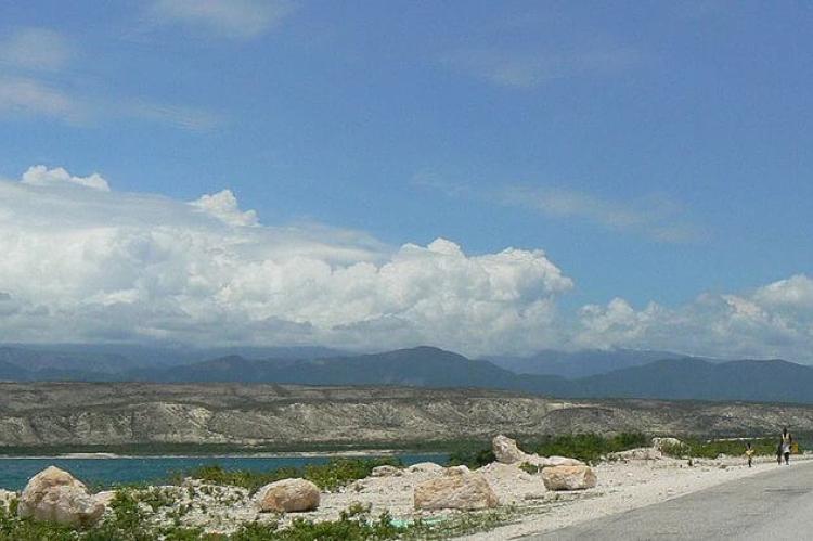 Shore of Etang Saumâtre (Lake Azuéi), Haiti
