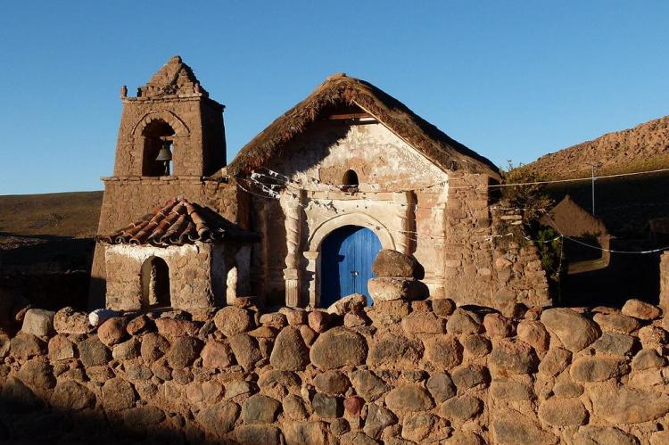 Iglesia Virgen de la Natividad de Mulluri, Chile