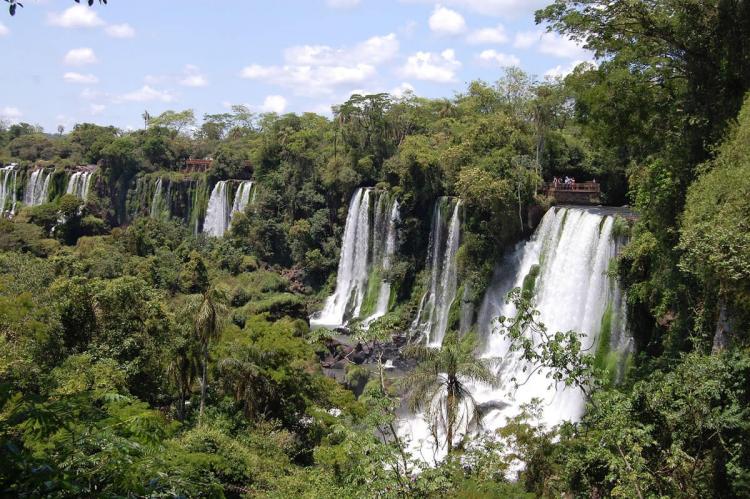 Iguazú/Iguaçu Falls Argentina/Brazil