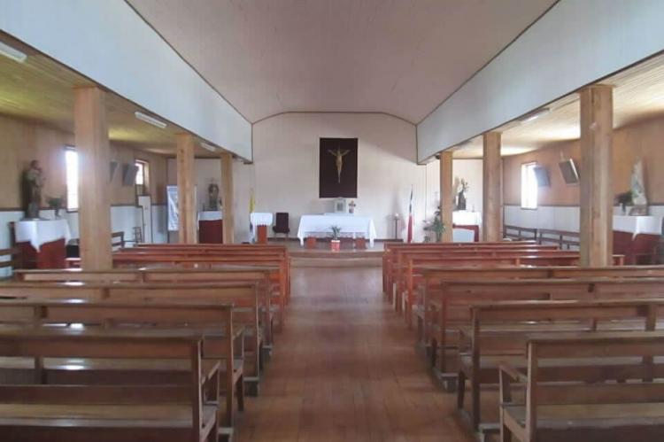 Interior de la Iglesia de Puqueldón, Chiloé, Chile