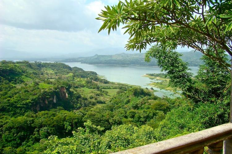 The lake at Suchitoto, El Salvador