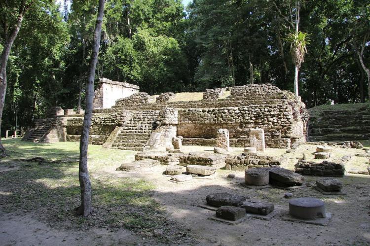 Mayan ruins on Topoxté Island, Yaxhá Nakum Naranjo Park, Mayan Biosphere Reserve, Petén, Guatemala