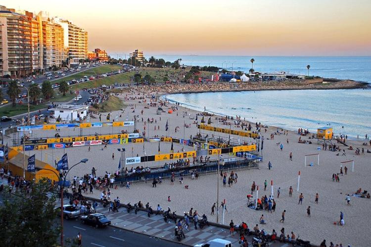 Playa Pocitos, Bay of Montevideo, Uruguay