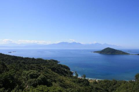 Southeast view from lighthouse in Cayos Cochinos, Bay Islands looking toward mainland Honduras