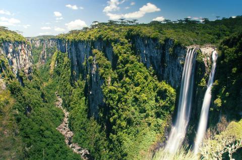 Itaimbezinho Canyon and Andorinhas Waterfall, Brazil
